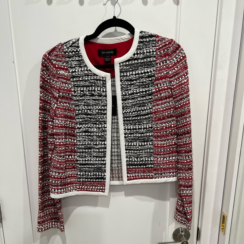St. John blazer *NWT* brand new!!! Never worn and excellent condition